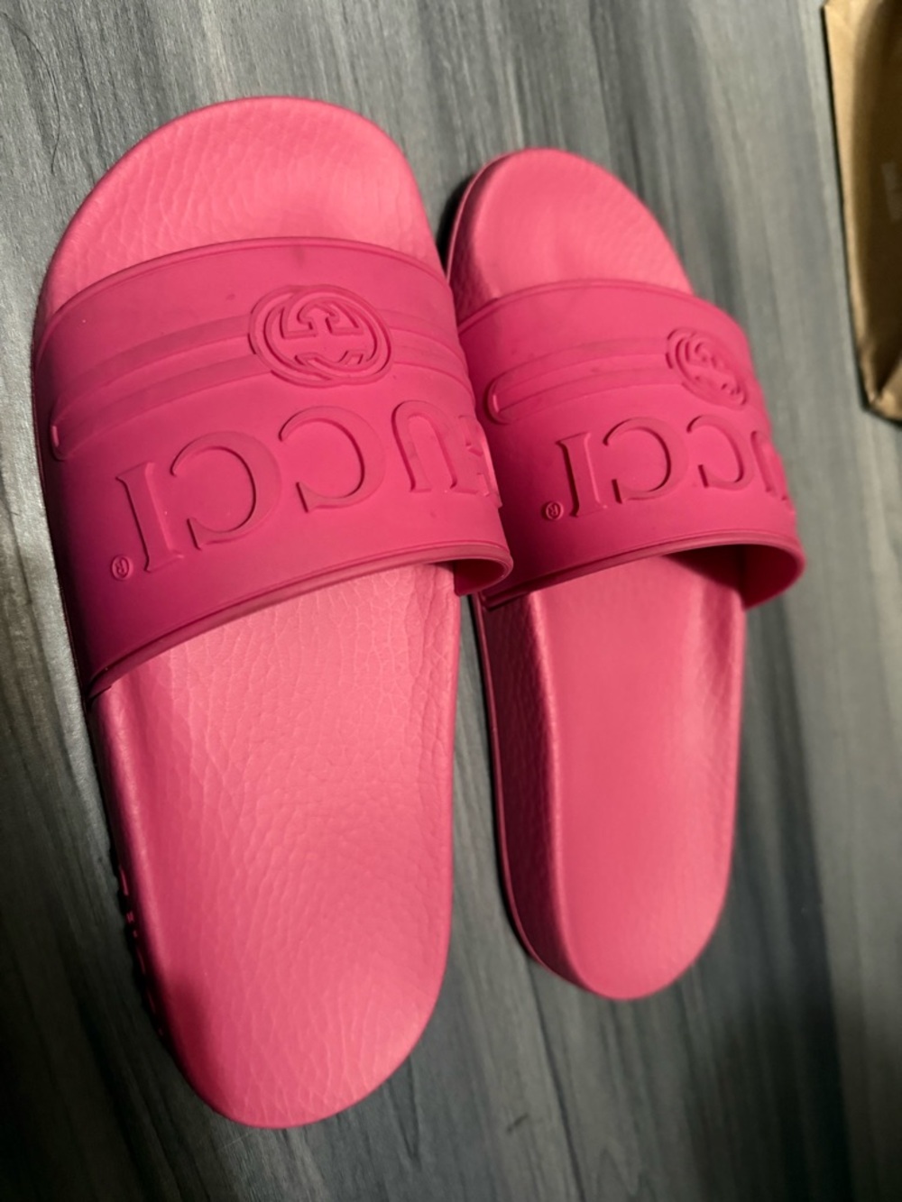 Gucci Pink Embossed Logo Slide Sandals - Picture 2 of 3